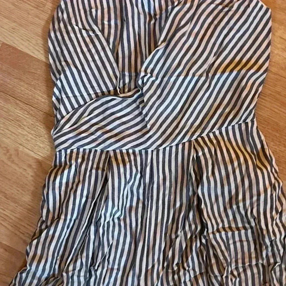 Women’s Stripped One Piece Sinched Waist Romper Size XS - Picture 3 of 8